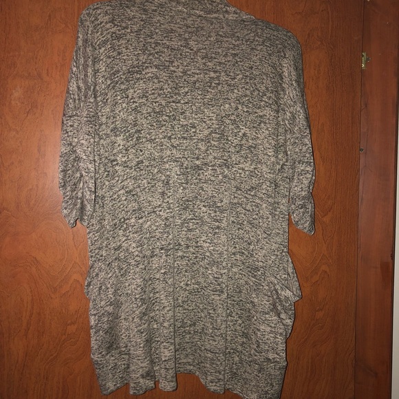 Free Kisses Cardigan with Pockets - Picture 5 of 5